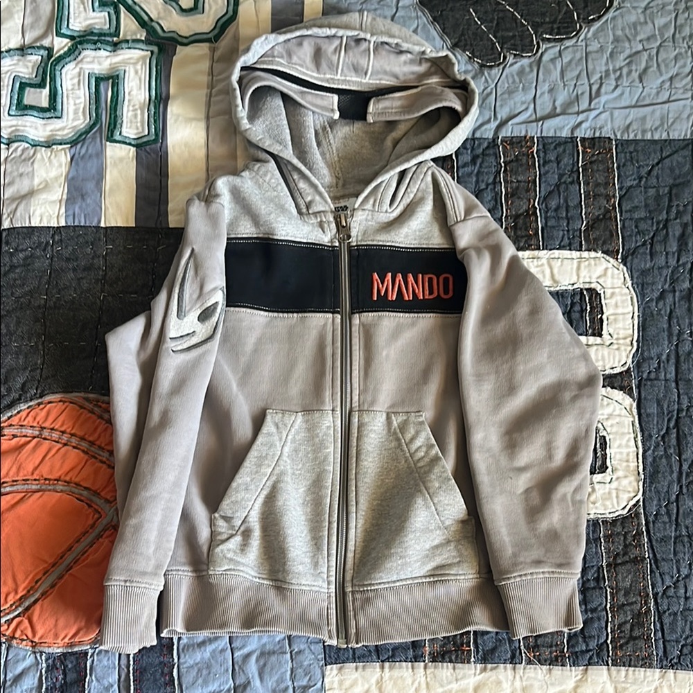 Hanna Andersson Mandalorian sweatshirt  size 5